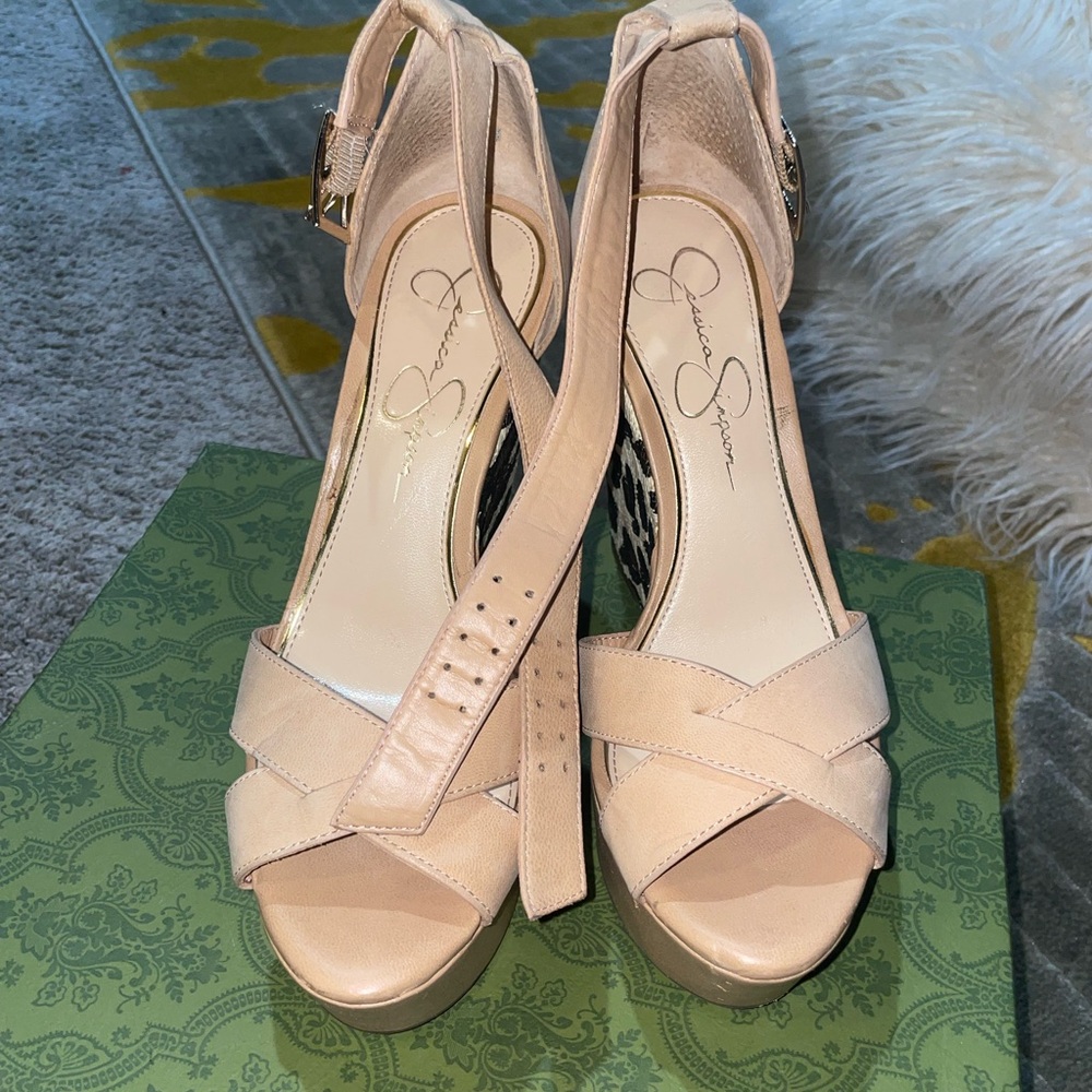 Jessica Simpson wedges with cheetah on the heel - Picture 11 of 11